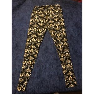 Black and Ivory print one size LuLaRoe leggings